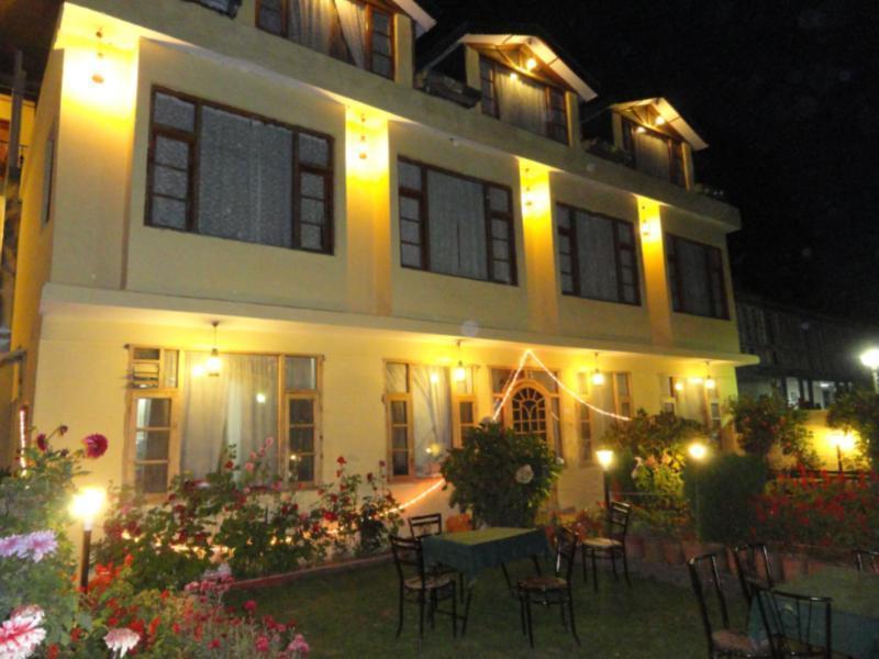 Sagrika Resort Dalhousie Kültér fotó